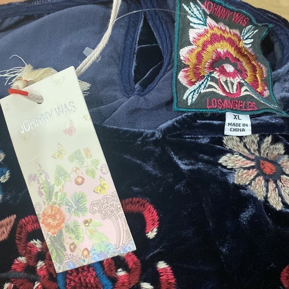 Johnny Was beautiful velvet raglan tiered dress - Picture 8 of 9